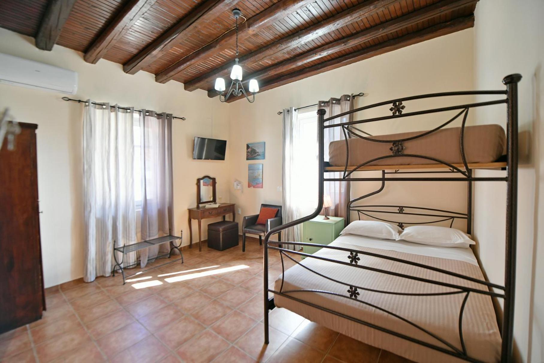 Athina Guesthouse Hydra  Exterior photo